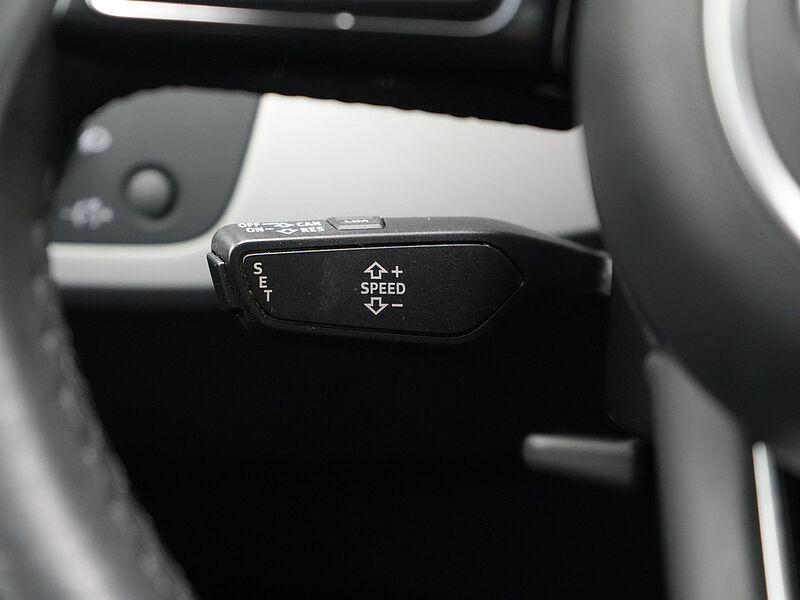 Audi A4 Avant quattro S-TRON STANDHZ AHK NAVI PANO