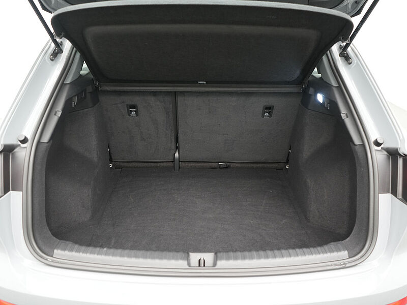 Audi Q4 e-tron NAVI SHZ PANO LED PDC