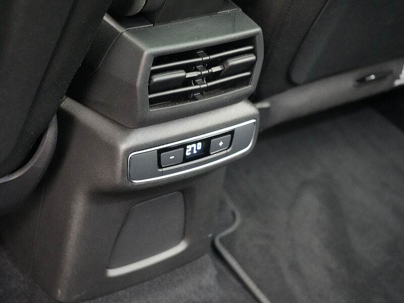 Audi Q4 e-tron NAVI SHZ PANO LED PDC