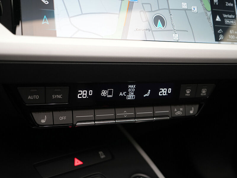 Audi Q4 e-tron NAVI SHZ PANO LED PDC