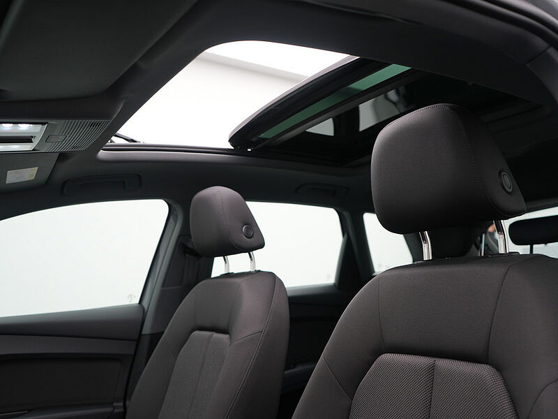 Audi Q4 e-tron NAVI SHZ PANO LED PDC