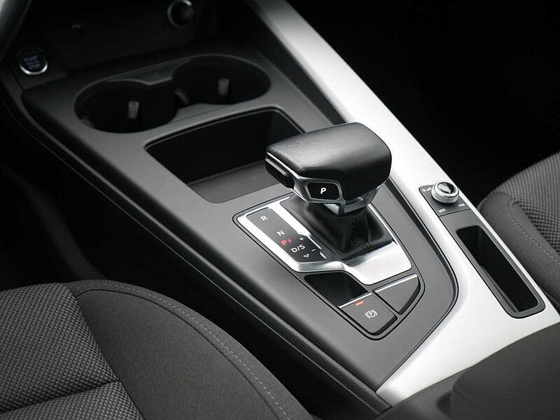 Audi A4 Avant quattro S-TRON STANDHZ NAVI PANO SHZ