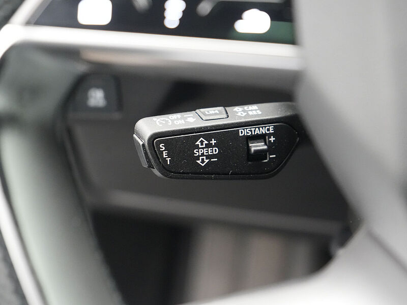 Audi Q4 Sportback S line PANO SONOS ACC NAVI RAUTE