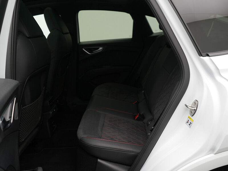 Audi Q4 Sportback S line PANO SONOS ACC NAVI RAUTE