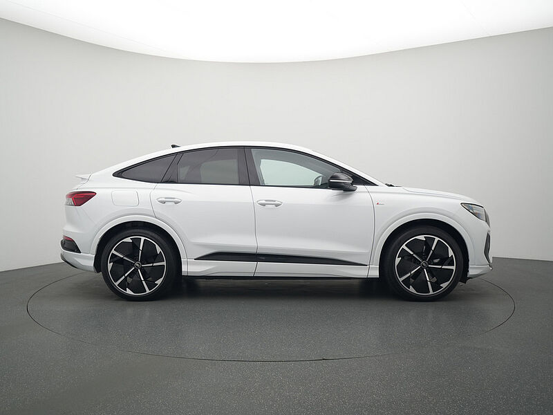 Audi Q4 Sportback S line PANO SONOS ACC NAVI RAUTE