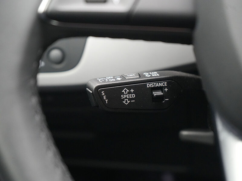 Audi A4 TDI quattro S line KAM MEMORY SHZ LED PDC APP