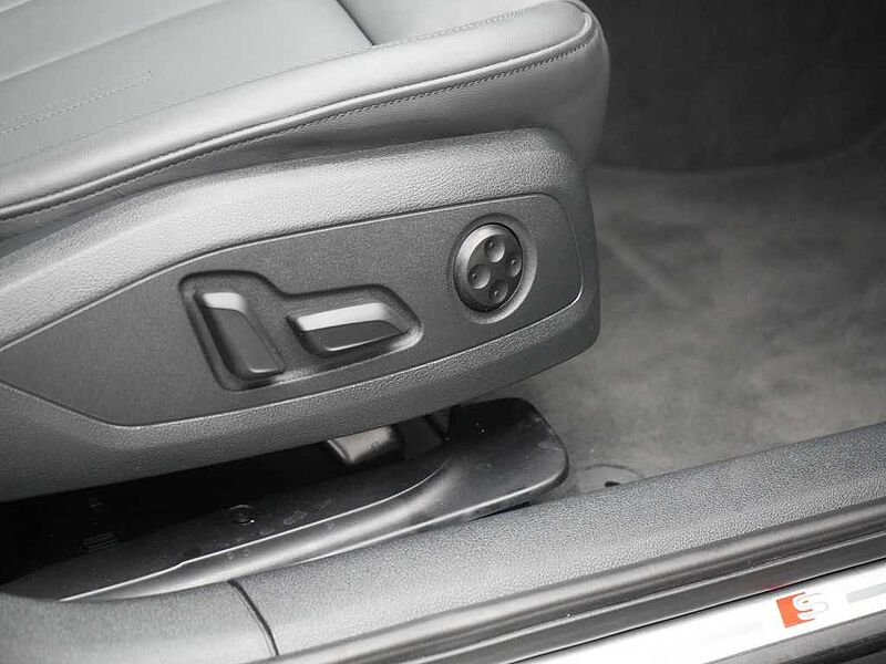 Audi A4 Avant quattro S line LEDER NAVI ACC VIRT