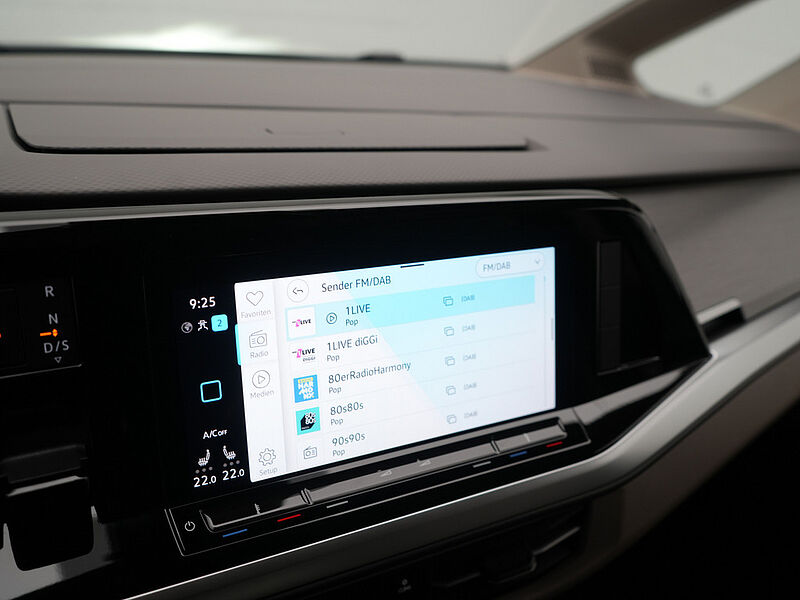 Volkswagen T7 Multivan Life lang 7-SITZER ACC AHK NAVI