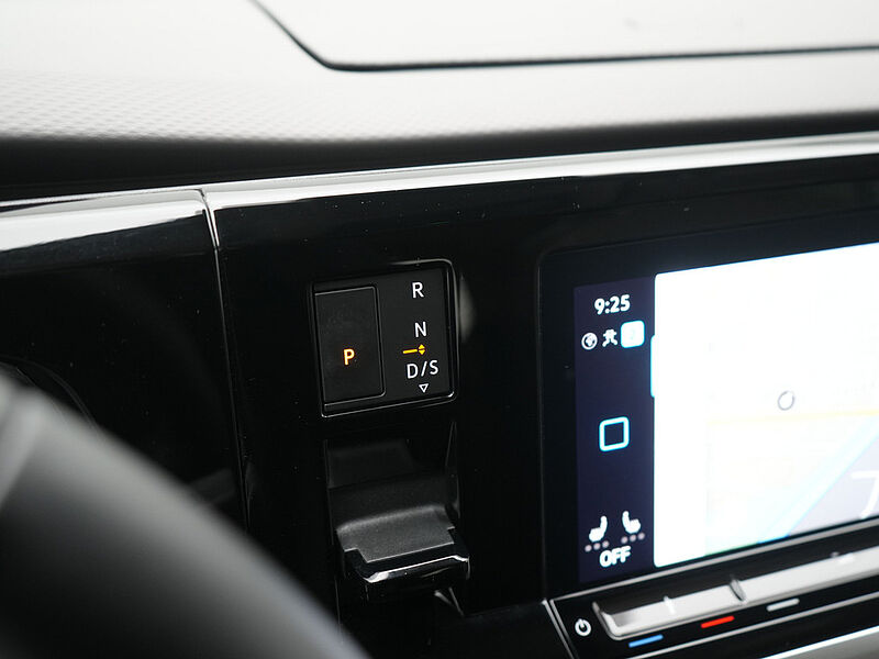 Volkswagen T7 Multivan LR VIS A VIS VIRT DSG LED NAVI PDC