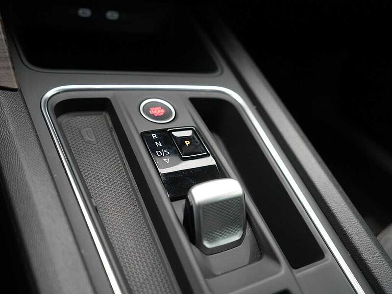 SEAT Leon eTSI Xcellence DSG NAVI VIRT APP SHZ