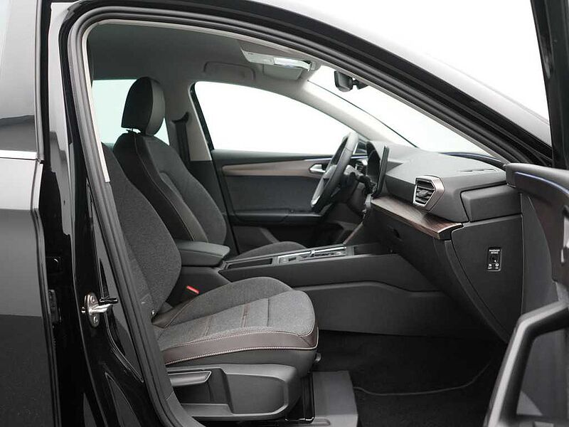 SEAT Leon eTSI Xcellence DSG NAVI VIRT APP SHZ