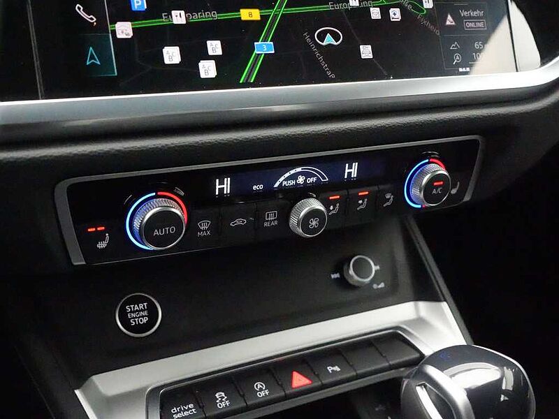 Audi Q3 Sportback S line S TRON AHK NAVI ACC SHZ LED