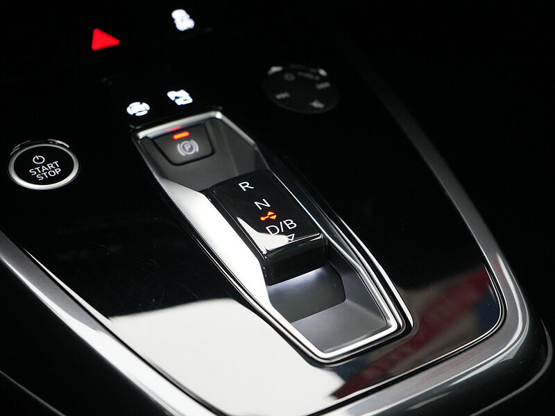 Audi Q4 e-tron S line PANO MATRIX NAVI VIRT ACC LEDER