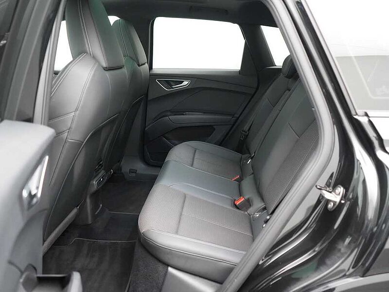 Audi Q4 e-tron S line PANO MATRIX NAVI VIRT ACC LEDER