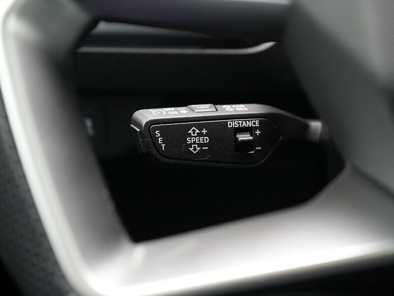 Audi Q4 e-tron S line PANO MATRIX NAVI VIRT ACC LEDER