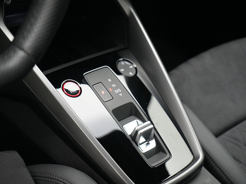 Audi RS3 Sportback quattro STRON SPORTSITZE APP PDC