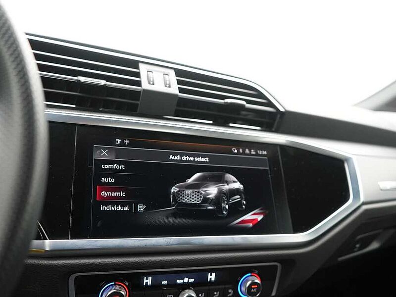 Audi Q3 Sportback S line STRON APP SPORTSITZE PDC