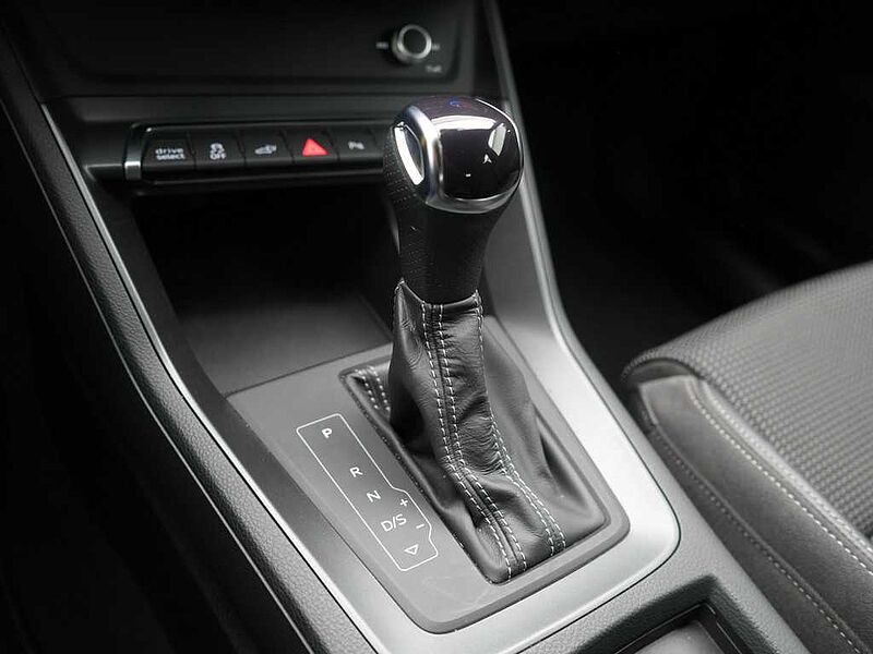 Audi Q3 Sportback S line STRON APP SPORTSITZE PDC