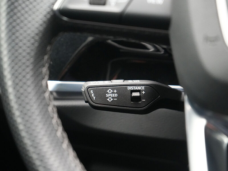 Audi Q3 Sportback S line STRON APP SPORTSITZE PDC