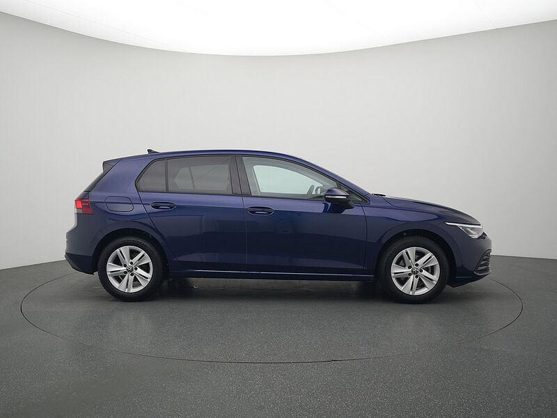 Volkswagen Golf VIII Life DSG NAVI VIRT ACC LENKRADHZ KAM