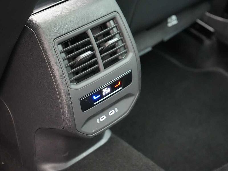 CUPRA Formentor DSG VIRT CARPLAY PDC LED