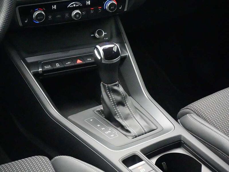 Audi Q3 Sportback S TRON APP CONNECT LED KAM SHZ