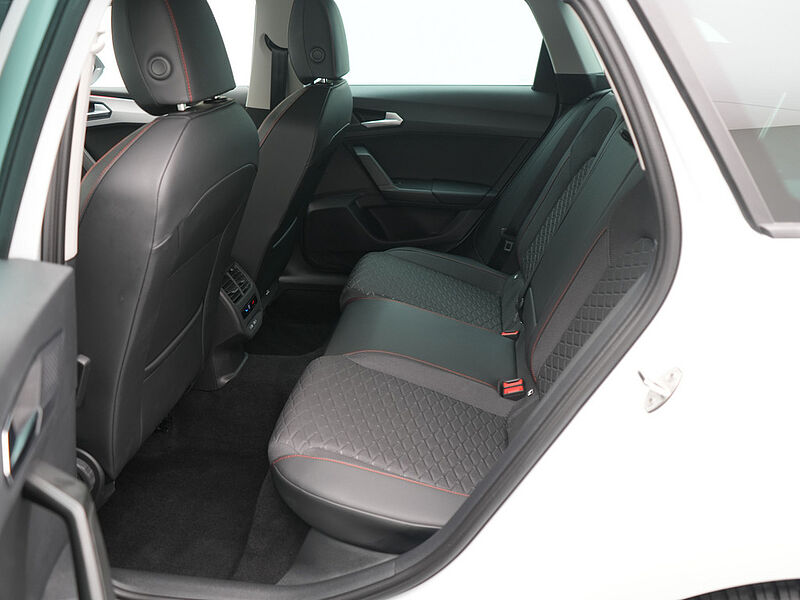 SEAT Leon VIRT ST FR DSG PDC NAVI SHZ CARPLAY