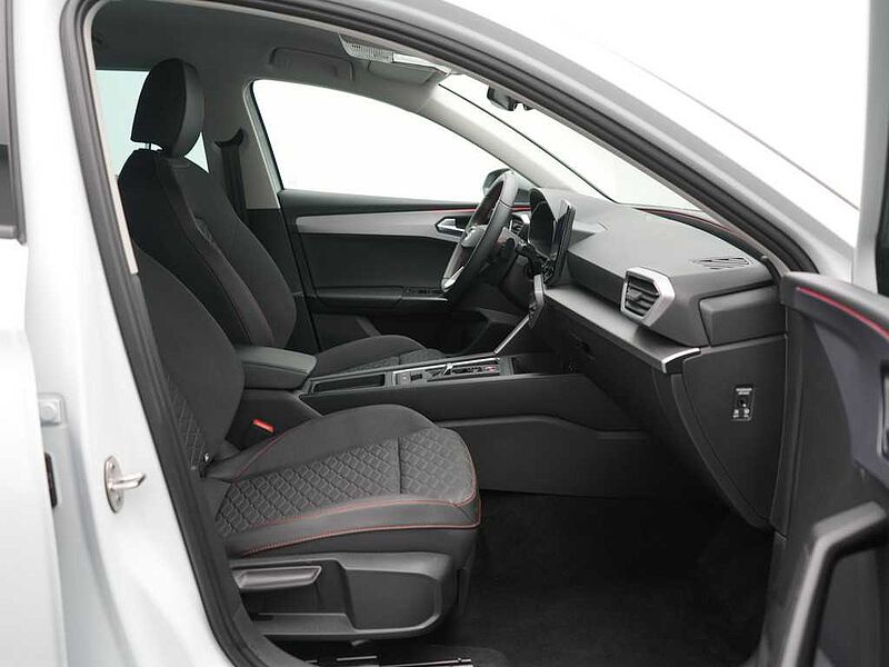 SEAT Leon ST FR DSG ACC CARPLAY NAVI KAM SHZ