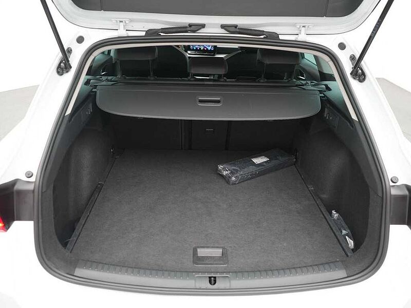 SEAT Leon ST FR DSG ACC CARPLAY NAVI KAM SHZ