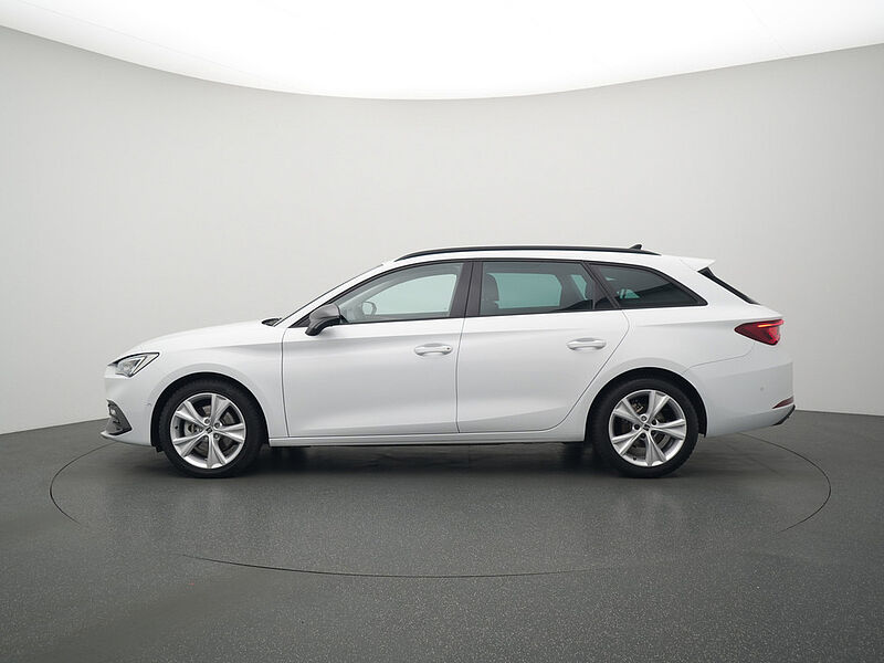 SEAT Leon ST FR DSG ACC CARPLAY NAVI KAM SHZ