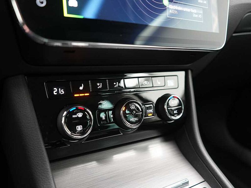 SKODA SUPERB Combi DSG STANDHZ AHK NAVI VIRT KAM 360°