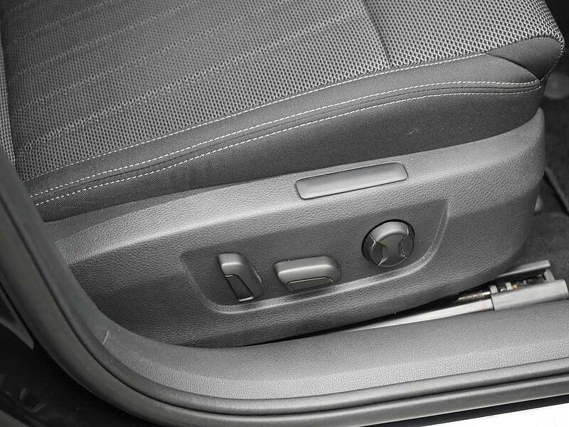 SKODA SUPERB Combi DSG STANDHZ AHK NAVI VIRT KAM 360°