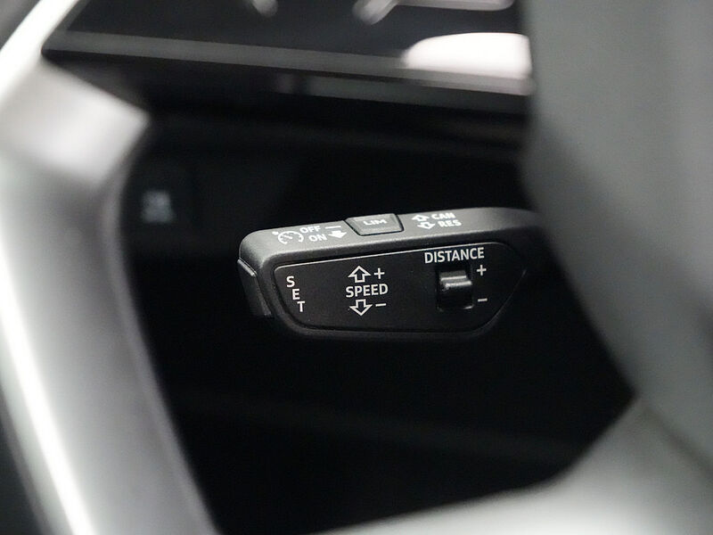 Audi Q4 e-tron LED SHZ LENKRADHZ APP CONNECT NAVI ACC