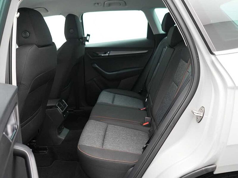 SKODA KAROQ Clever DSG NAVI SHZ LED KESSY APP SHZ