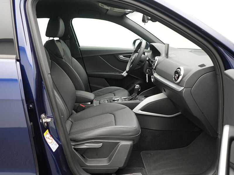 Audi Q2 S line STRON NAVI AHK MATRIX KAM SHZ LEDER