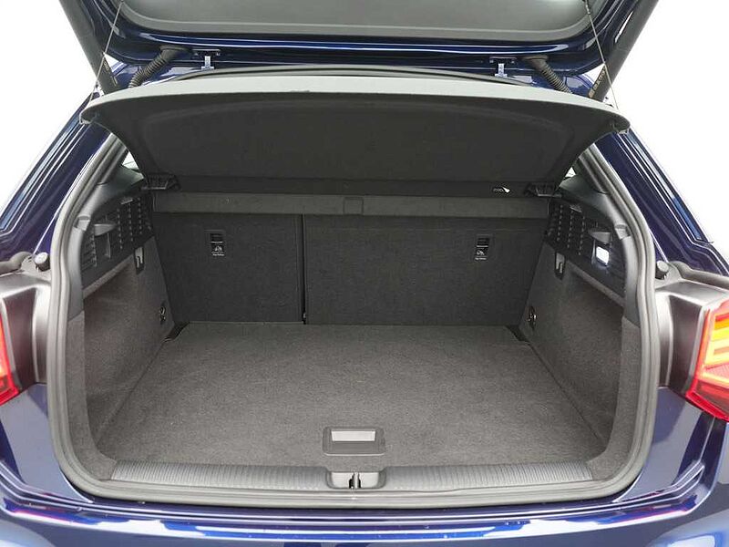 Audi Q2 S line STRON NAVI AHK MATRIX KAM SHZ LEDER