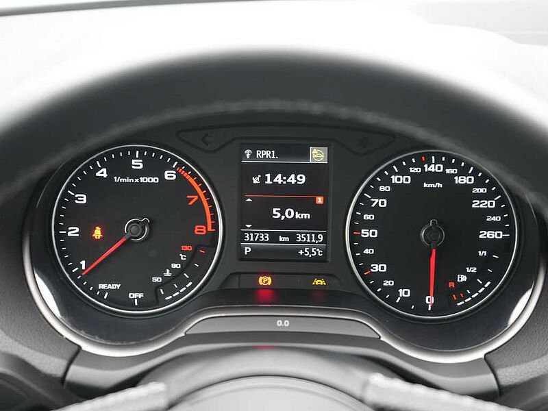 Audi Q2 S line STRON NAVI AHK MATRIX KAM SHZ LEDER