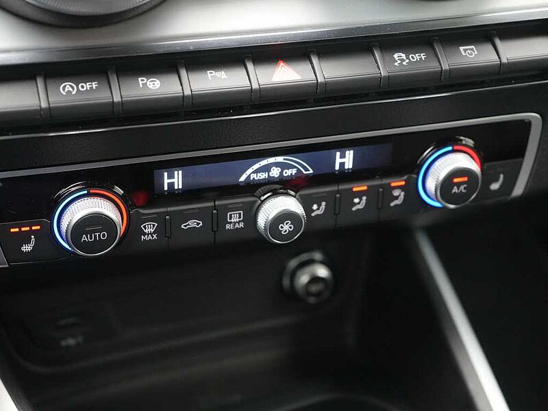 Audi Q2 S line LEDER APP CONNECT SPORTSITZE PDC SHZ