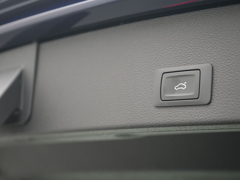 Audi Q2 S line LEDER APP CONNECT SPORTSITZE PDC SHZ