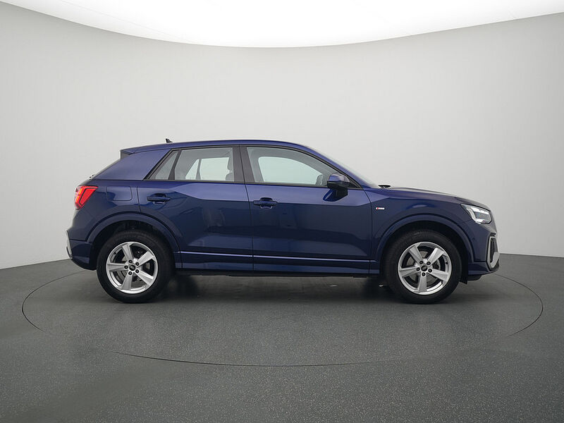 Audi Q2 S line LEDER APP CONNECT SPORTSITZE PDC SHZ
