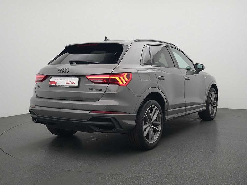 Audi Q3 S line STRON APP CONNECT LED PDC KAM AHK