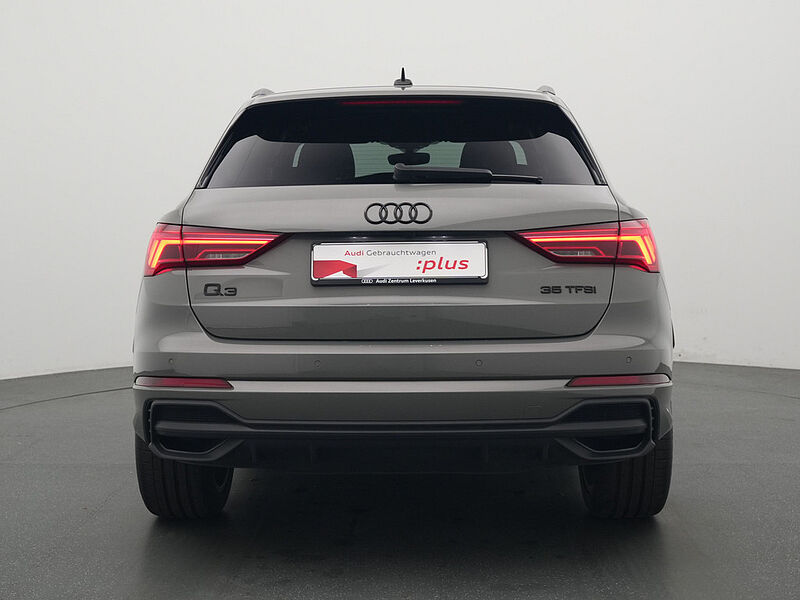Audi Q3 S line STRON APP CONNECT LED PDC KAM AHK