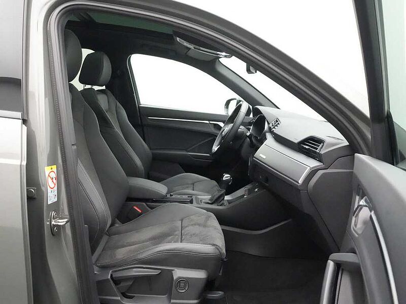 Audi Q3 S line STRON LED SHZ PDC APP CONNECT NAVI