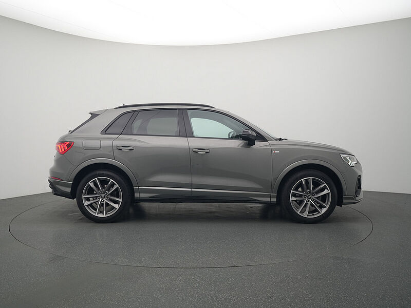 Audi Q3 S line STRON LED SHZ PDC APP CONNECT NAVI