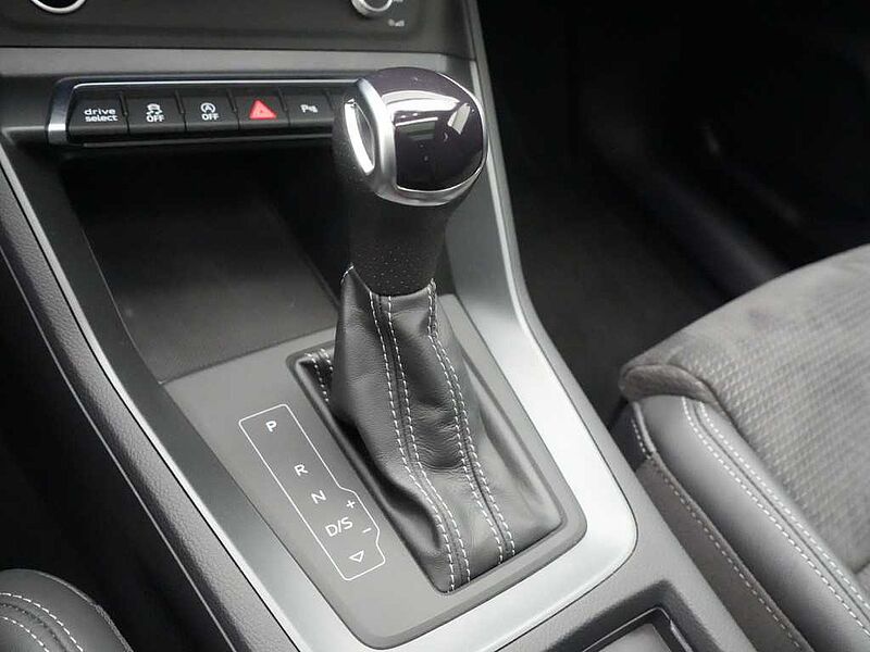 Audi Q3 S line STRON PANO NAVI VIRT ACC KAM AHK APP