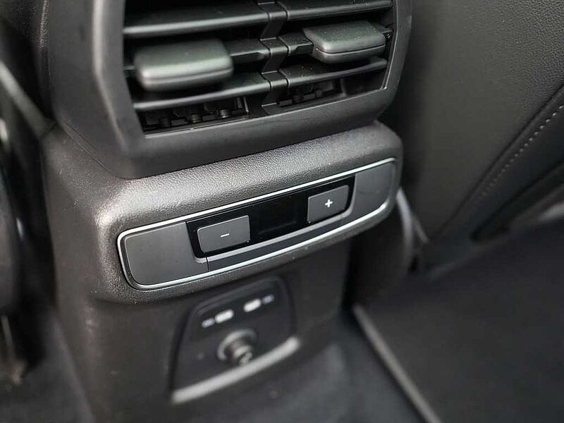 Audi Q4 Sportback S line PANO NAVI LEDER MATRIX AHK