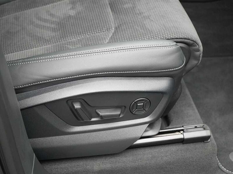 Audi Q7 S line ACC B&O VIRT AHK NAVI PANO LUFT KAM