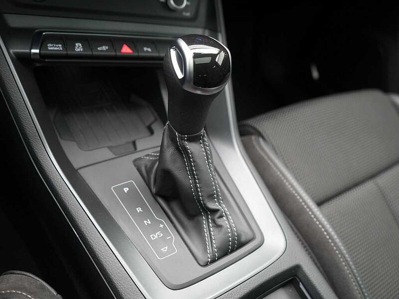 Audi Q3 Sportback e S line S-TRON PANO AHK MATRIX B&O