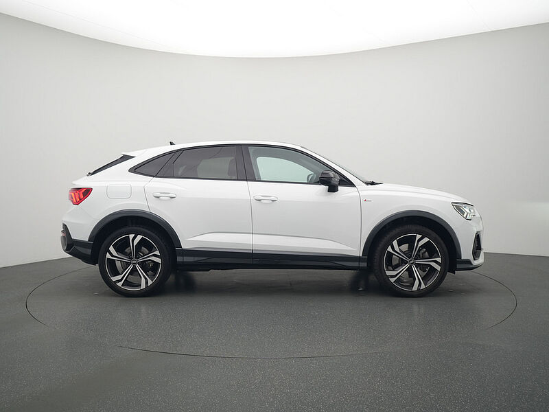 Audi Q3 Sportback e S line S-TRON PANO AHK MATRIX B&O