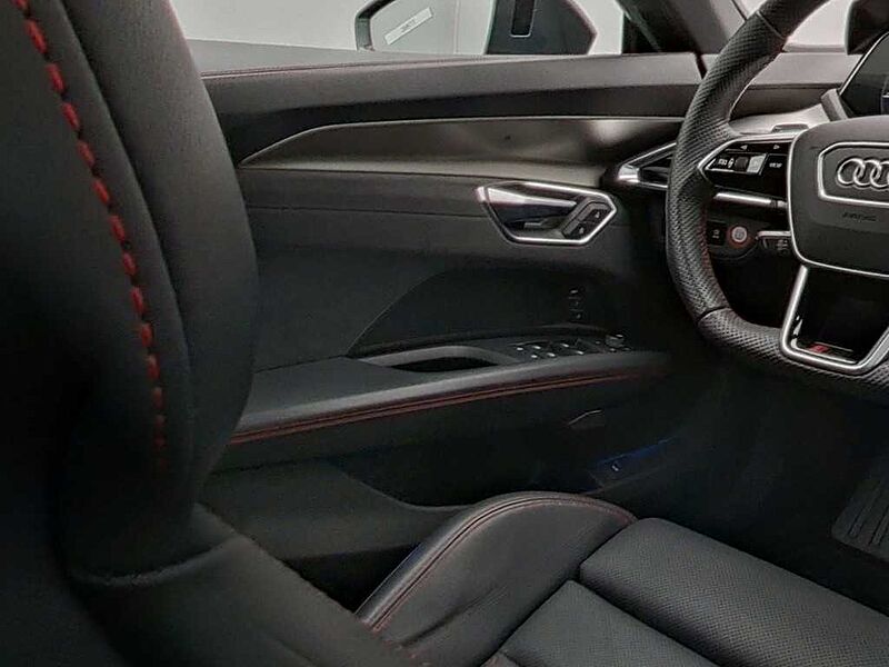 Audi e-tron RS GT ALLRADLENKUNG DESIGN PAKET RS